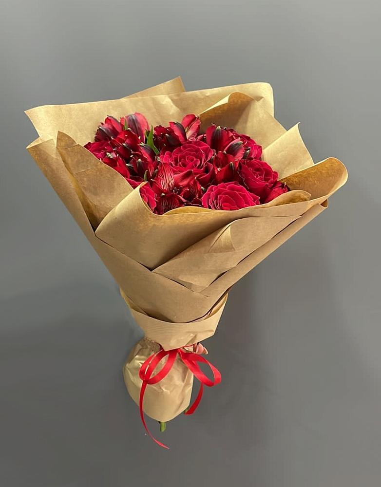 Букет цветов из: Альстромерии и Розы в городе Камень-на-Оби