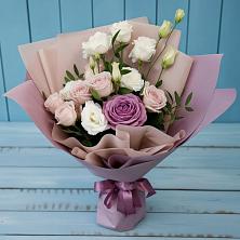 Букет цветов из:  Розы и Лизиантусы в городе Камень-на-Оби