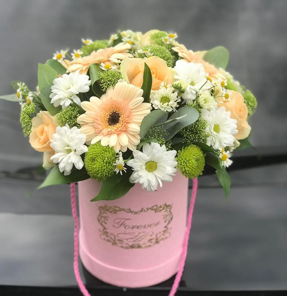 Цветочная композиция из Розы, Герберы и Хризантемы в шляпной коробке в городе Камень-на-Оби