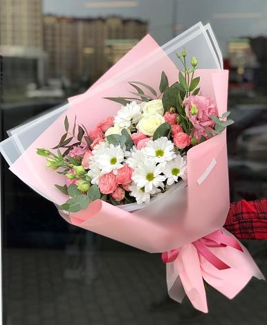 Букет цветов из: Розы, Лизиантусы и Хризантемы в городе Камень-на-Оби